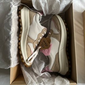 NWT Clark’s Pink Brown Sneakers Size 6